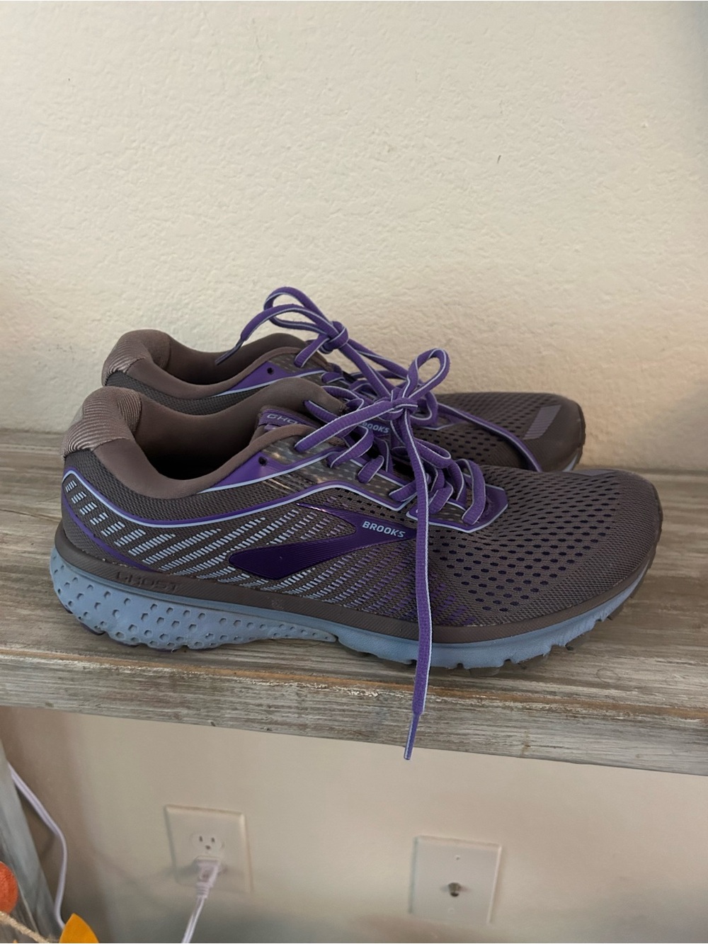 Brooks Women's Ghost 12 Running Shoes Size 10.5 Walking Comfort Gym
Outdoors